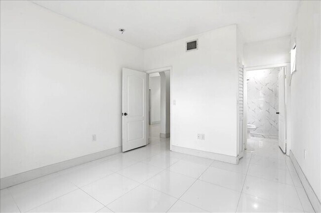 Building Photo - 3802 SW 165th Terrace