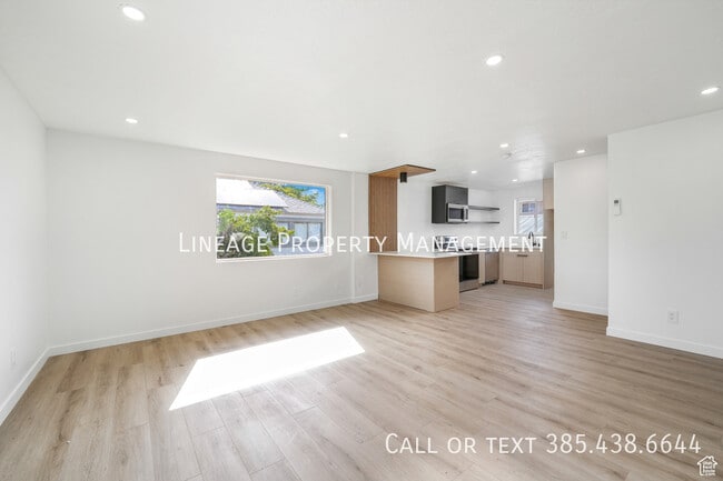 Building Photo - 288 Downington Ave S