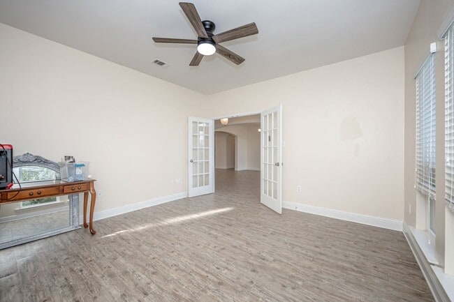 Building Photo - 1013 Silverbell Cv