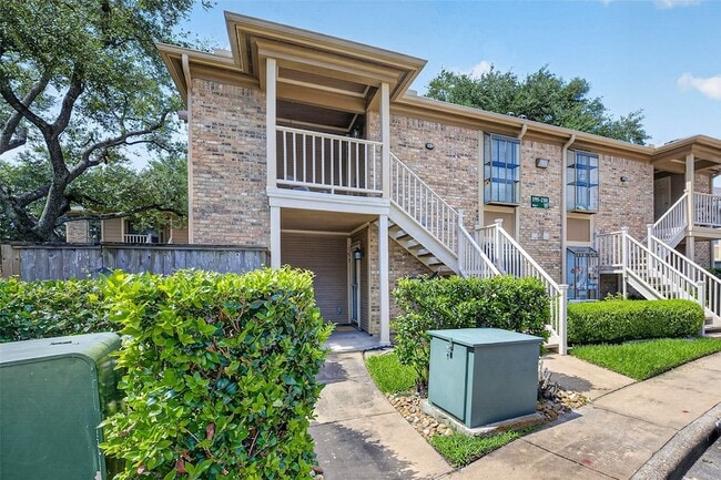 Building Photo - 1311 Antoine Dr