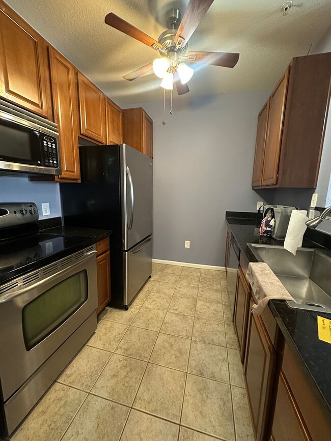 Building Photo - 2 bedroom 2 bathroom Condo in Erie