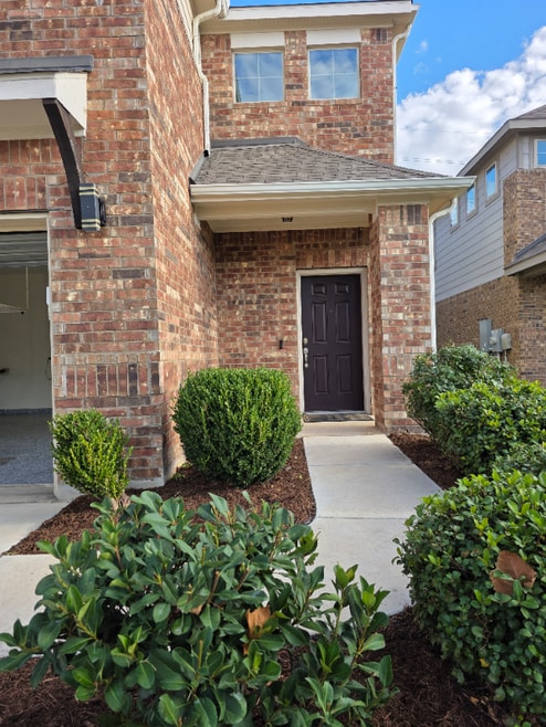 Building Photo - 14107 Eucalyptus Bnd