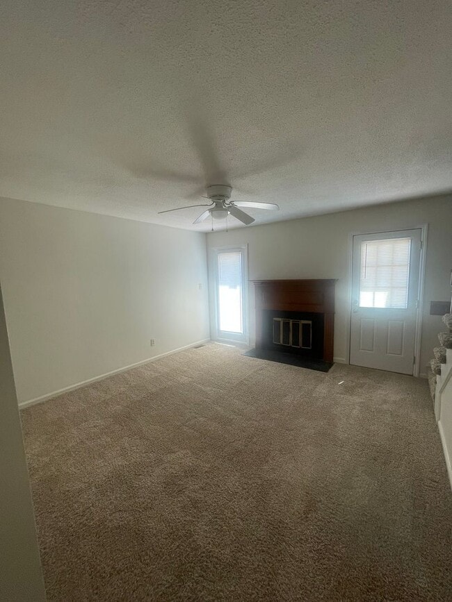 Building Photo - 4119 Kaplan Dr