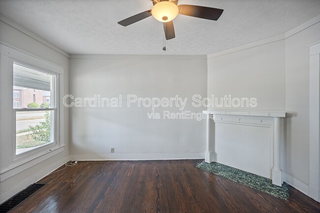 Building Photo - 1227 Woodside Blvd