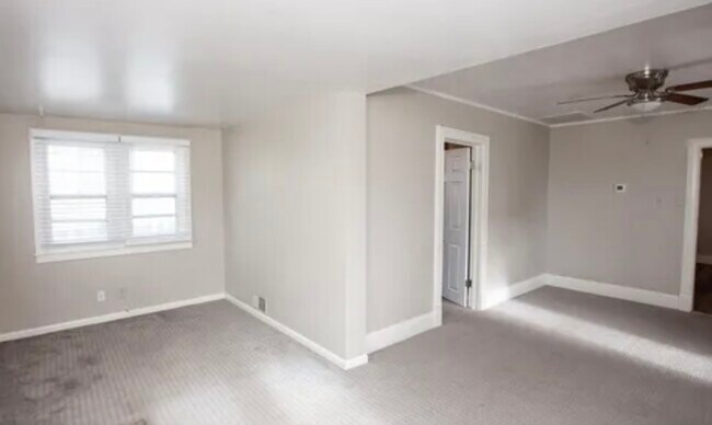 Building Photo - 208 Lincoln St