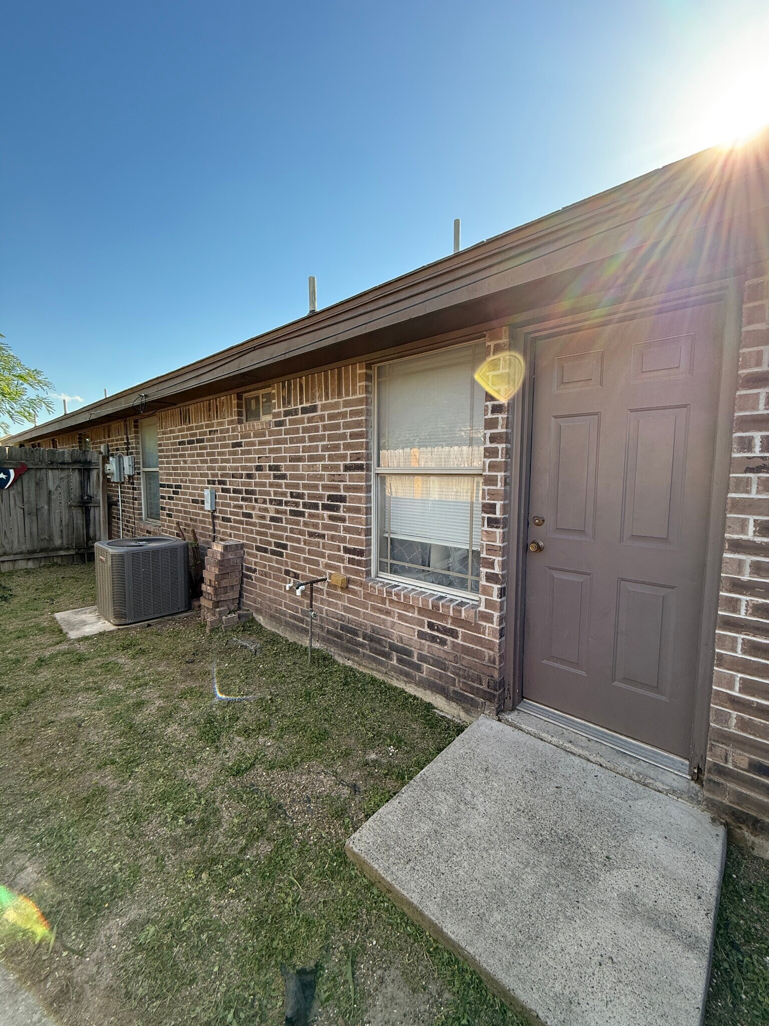 Back Patio - 302 W Amy Dr