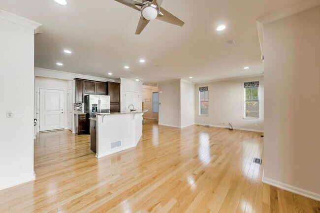 Building Photo - 2366 N Moseley Ct