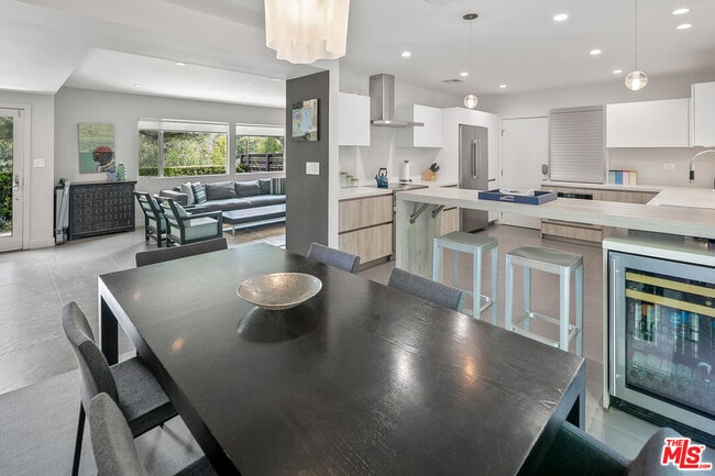 Building Photo - 3362 Coy Dr