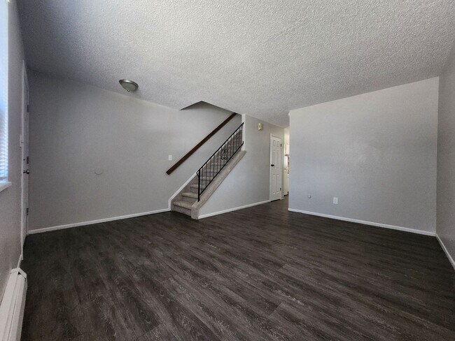 Building Photo - 49 Chestnut Dr