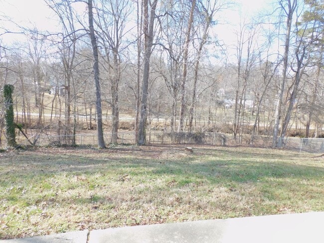 Building Photo - 905 Tipperary Dr