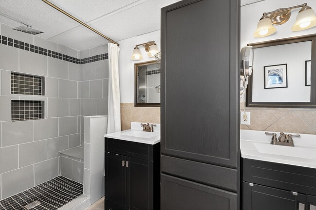 Building Photo - 9166 Porter Rd