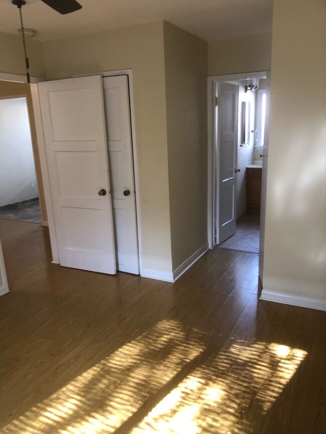 BR2 - 1745 N Hollywood Way