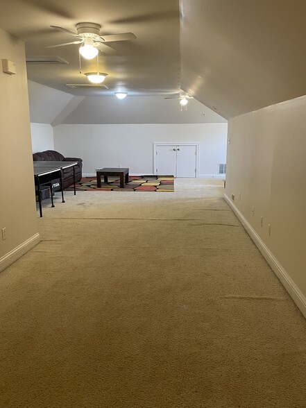 Building Photo - 110 Yorktowne Pl