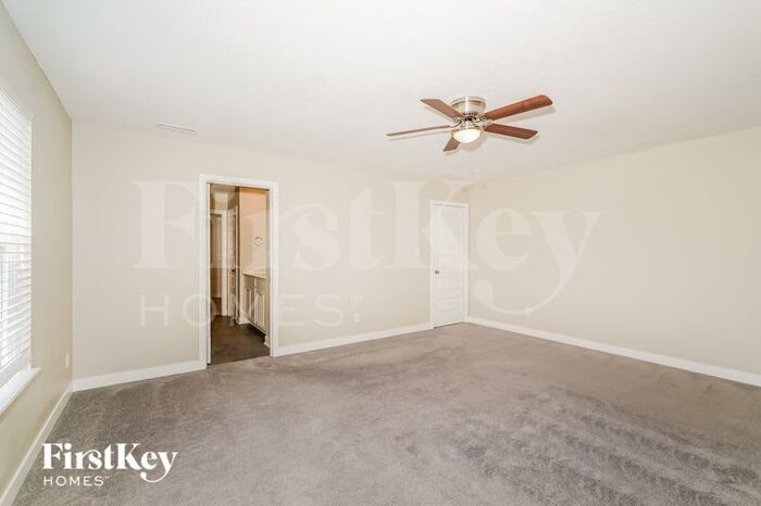 Building Photo - 16387 Sedalia Dr