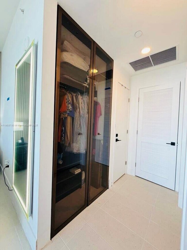 Building Photo - 159 NE 6th St