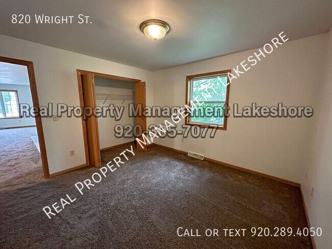 Building Photo - 820 Wright St