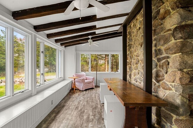 Building Photo - 2 Noahs Hl Wy