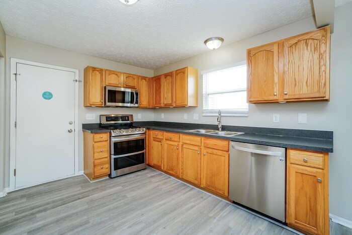 Building Photo - 3902 Genteel Dr