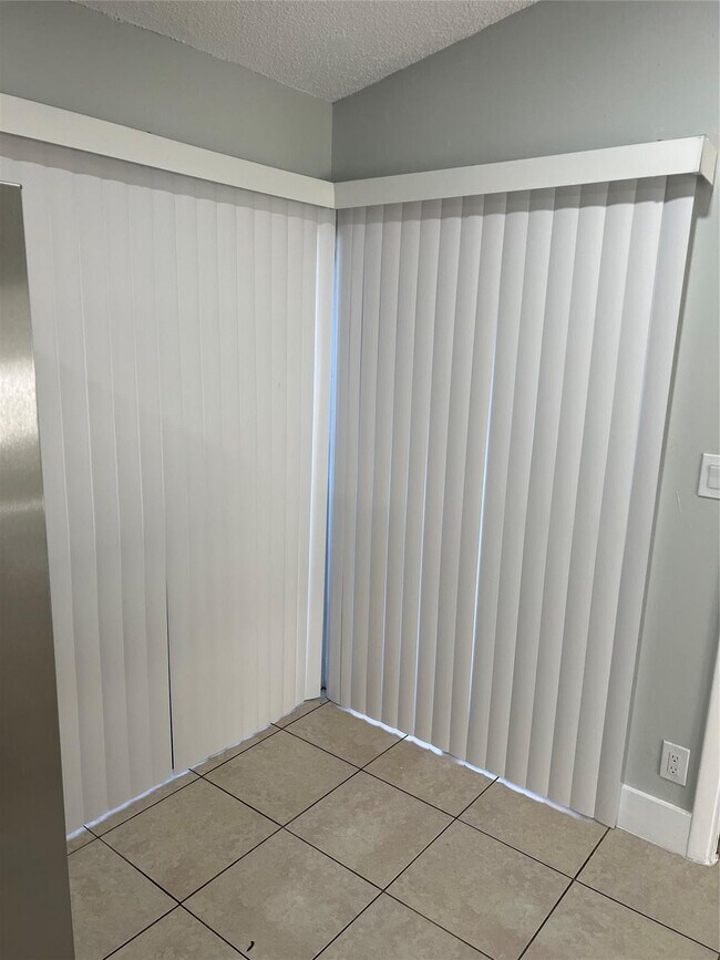 Building Photo - 500 NE 34th St