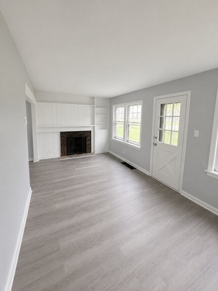 Building Photo - 2093 Newcome St