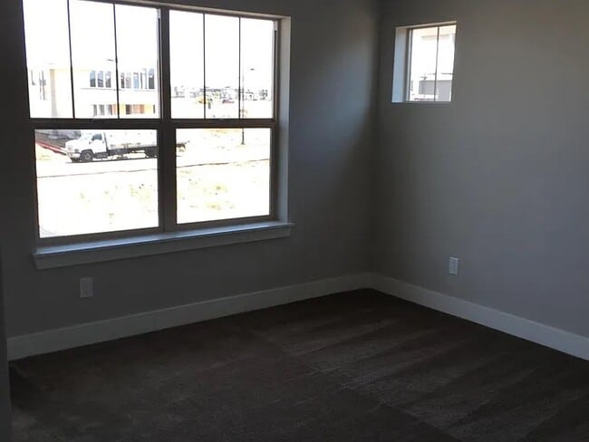 Building Photo - 5162 Yosemite Way