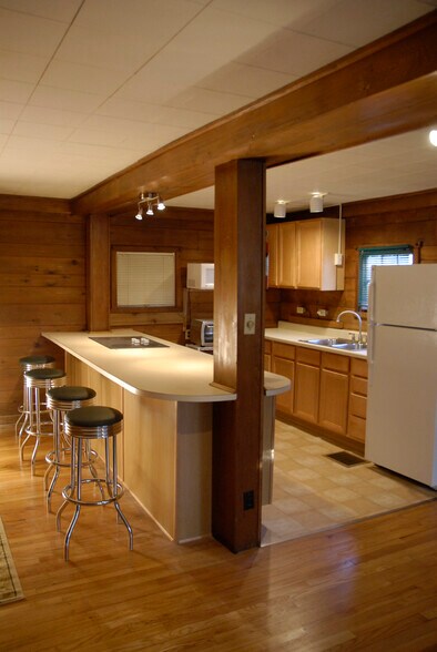 Building Photo - 28574 W Lindbergh Dr