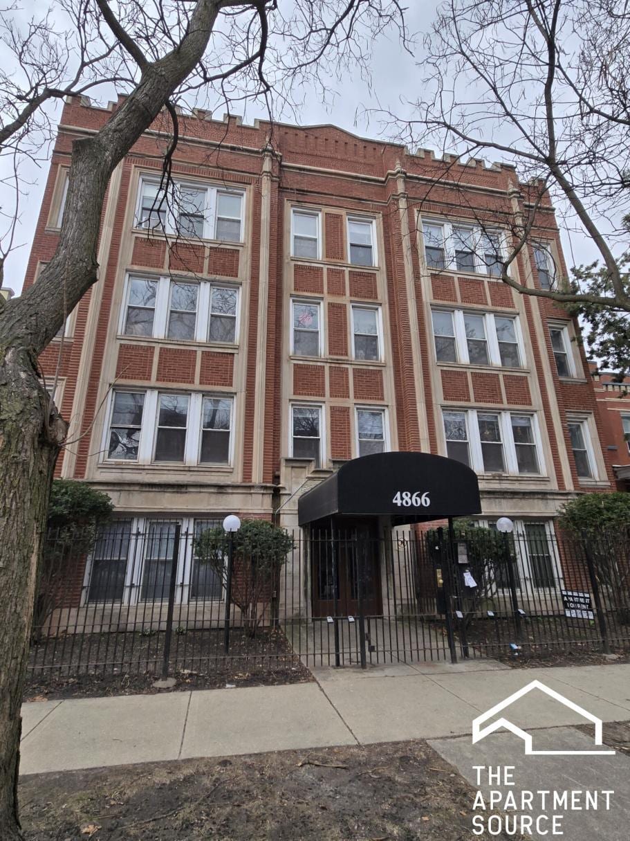 Building Photo - 4866 N Magnolia Ave