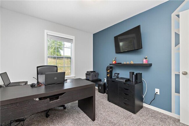 Building Photo - {16059} Blue Valley Schools + Updated Town...