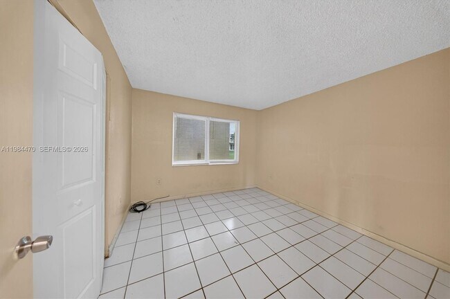 Building Photo - 505 NW 177th St