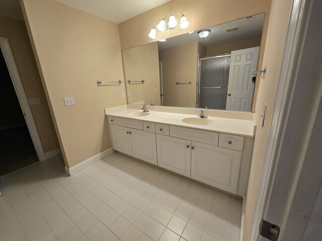 Building Photo - 5003 Double Fox Rd