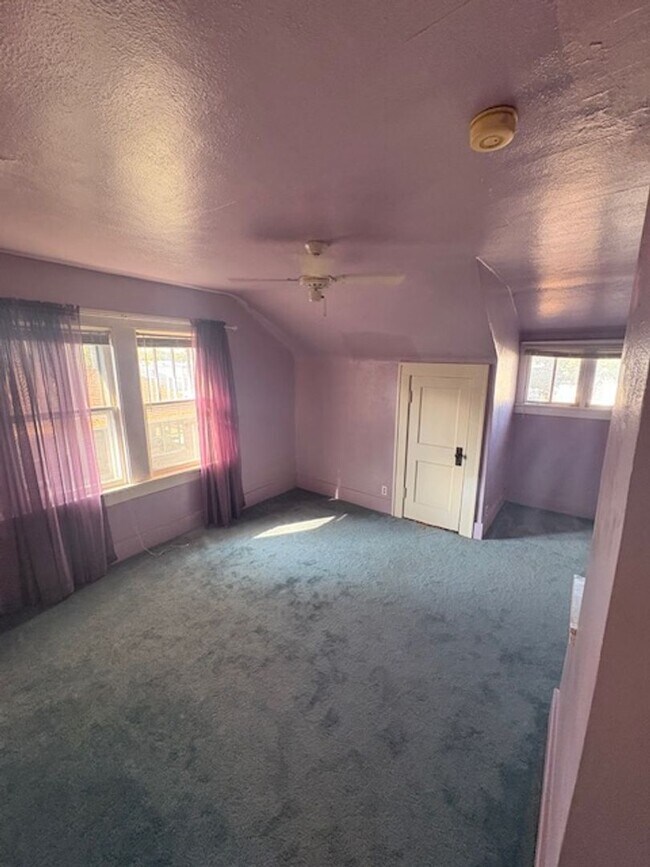 Building Photo - 3110 N Sherwood Ave