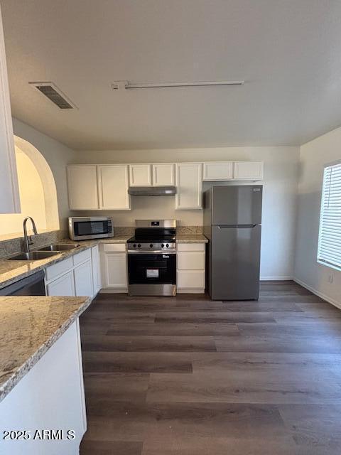 Building Photo - 1241 S Wagon Wheel Dr