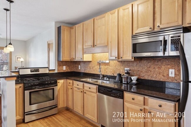 Building Photo - 2701 Harriet Ave