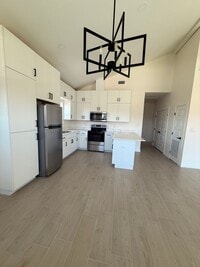 Building Photo - 2512 Mockingbird Rd