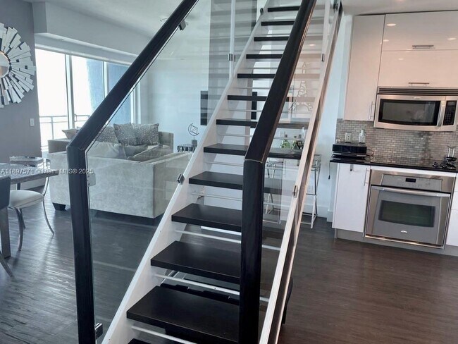 Building Photo - 60 SW 13th St