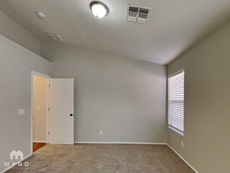 Building Photo - 12325 W El Nido Ln