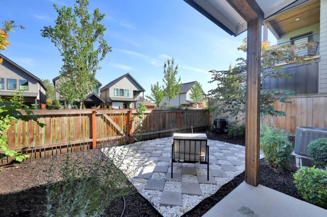 Building Photo - 1909 Elkhorn Dr