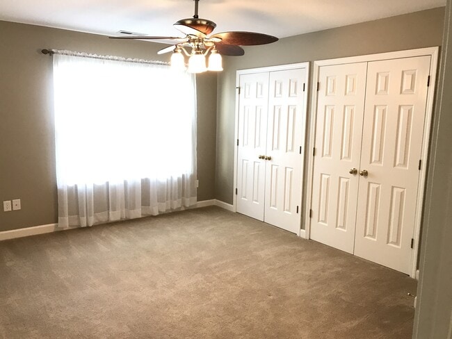 Building Photo - End Unit Townhome on Quiet Cul-De-Sac in Covington Crossing