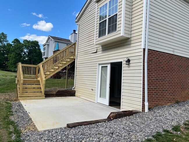 Building Photo - 1680 Sleepy Hollow Rd NW