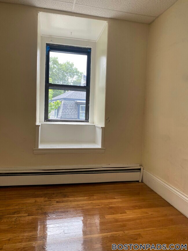 Building Photo - 179 Harvard St