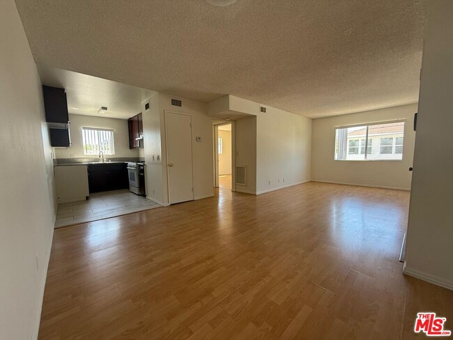 Primary Photo - 505 S Verdugo Rd