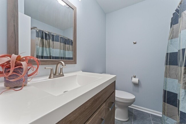 Building Photo - 15613 Shenandoah Square Ave.