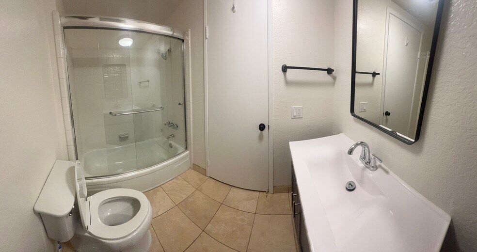 Guest Bathroom - 336 N Louise St