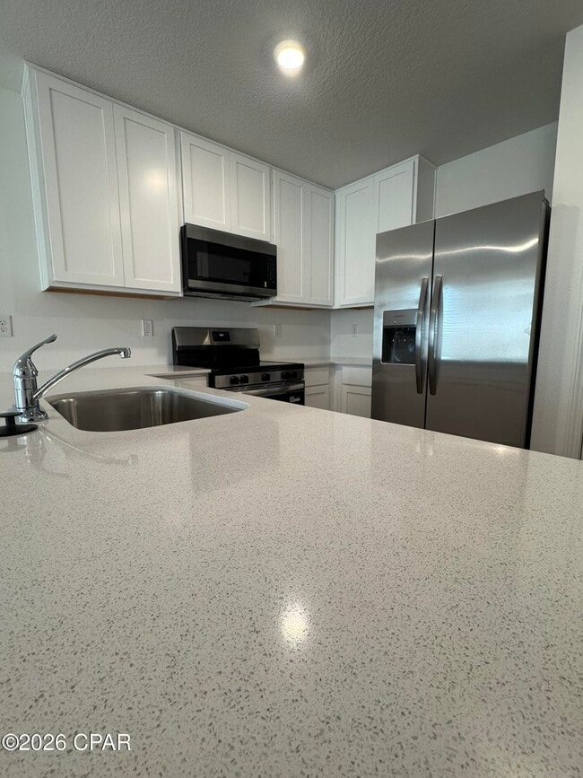 Building Photo - 3942 Lombard St