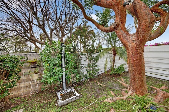 Building Photo - 14610 SW 145th Pl