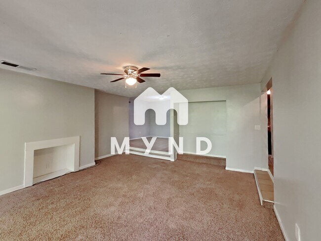 Building Photo - 3575 Oakvale Rd Unit 405