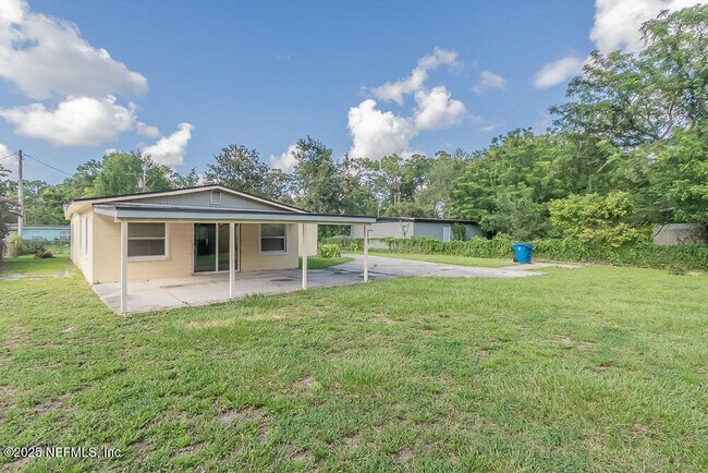 Building Photo - 1714 Loyola Dr N