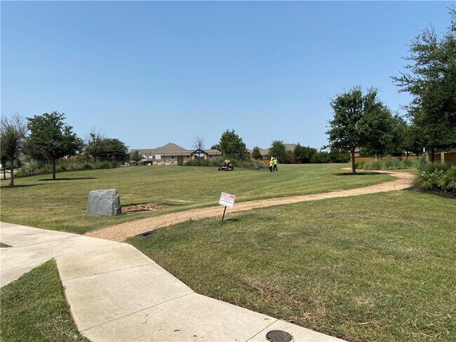 Building Photo - 601 Flag Ln