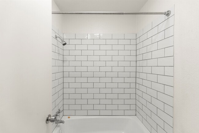 Building Photo - 2229 Mimosa Dr