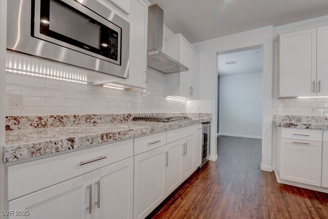 Building Photo - 2489 Cingoli St